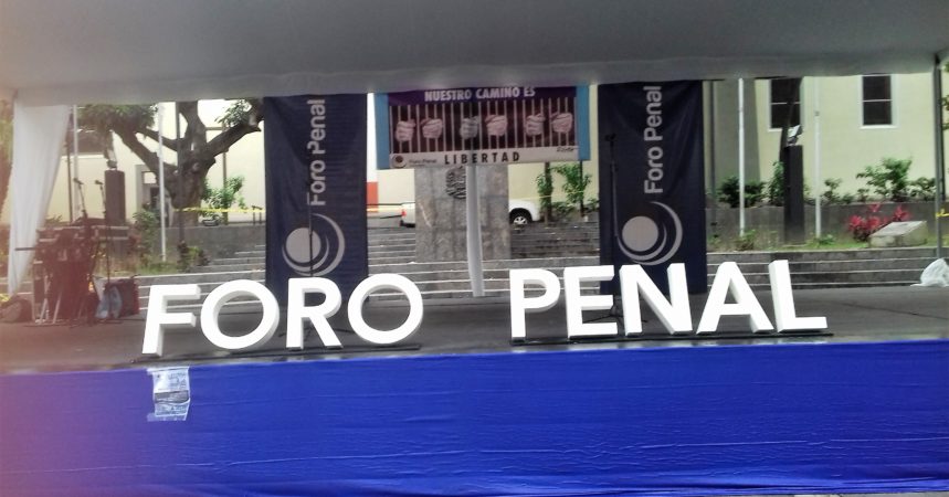 Cover image for Protestas de familiares por traslados de presos políticos de El Helicoide